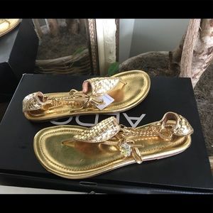 Luxtrada Gold Leather Sandal